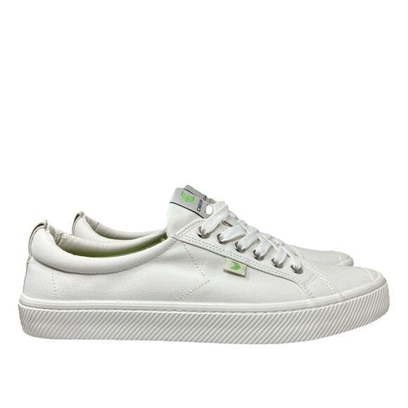 Cariuma OCA Low Shoes Mens 11 White Canvas Preppy Lace Up Comfort Sneakers
